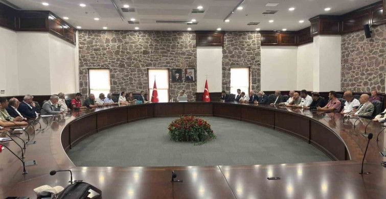 İzmir'de 15 Temmuz hazırlıkları ortak akılla yürütülüyor