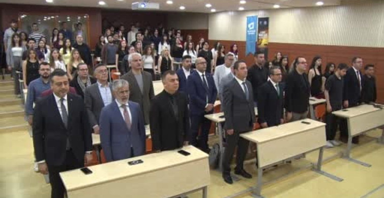 İzmir'de 15 Temmuz Manşetleri Gazetecilik Atölyesi Düzenlendi