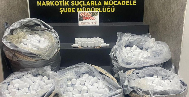 İzmir'de 156 Bin Uyuşturucu Hap Ele Geçirildi