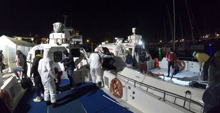 İzmir'de 23 Sığınmacı Kurtarıldı
