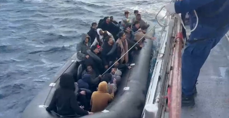 İzmir'de 37 Düzensiz Göçmen Yakalandı, 33'ü Kurtarıldı