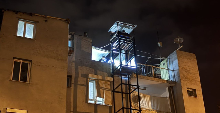 İzmir'de Asansörden Düşen Kadın Hayatını Kaybetti