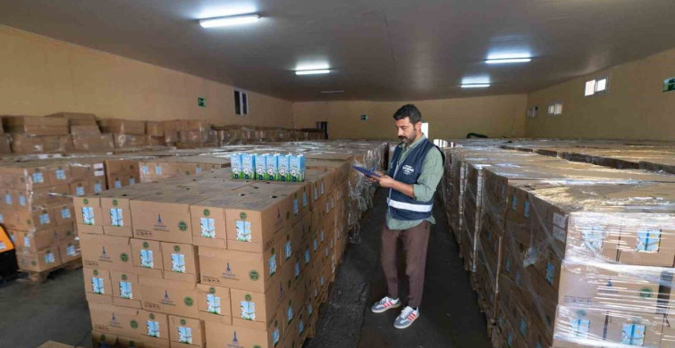 İzmir'de binlerce çocuk için süt desteği başladı