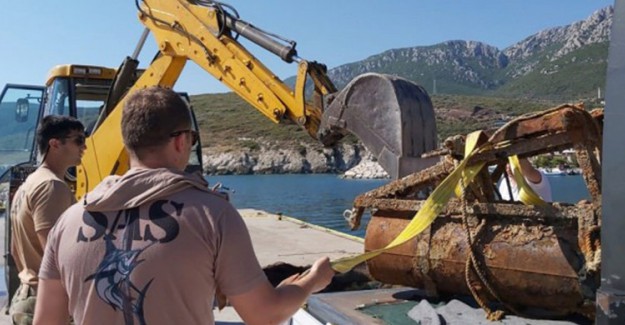 İzmir'de Bulunan İkinci Dünya Savaşı'ndan Kalma İngiliz Mayını İmha Edildi