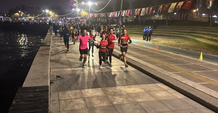 İzmir'de En Uzun Gece Koşusu Coşkuyla Gerçekleşti