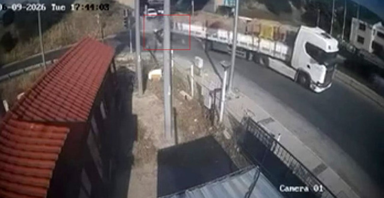 İzmir'de Feci Kaza: Otomobil Tıra Saplandı