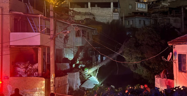 İzmir'de Fırtına Nedeniyle Çıkan Yangın Kontrol Altına Alındı