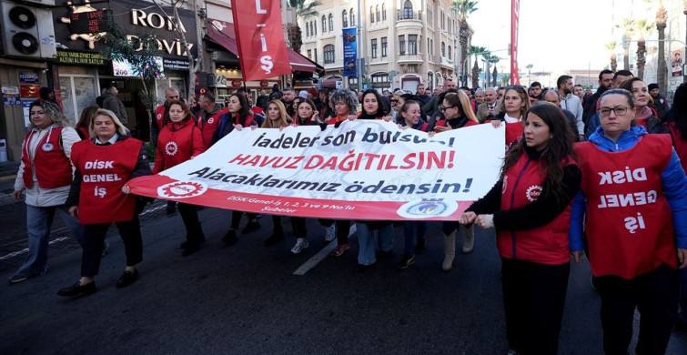 İzmir'de İşçiler Hakkını Arıyor