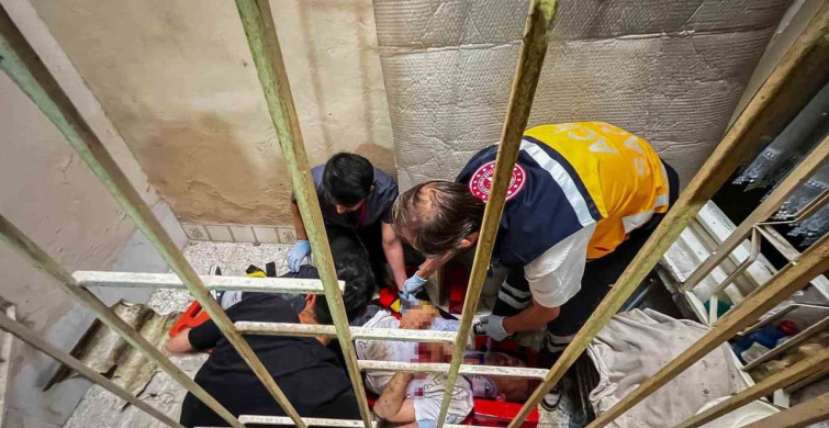 İzmir'de İtfaiye Kurtarma Operasyonu