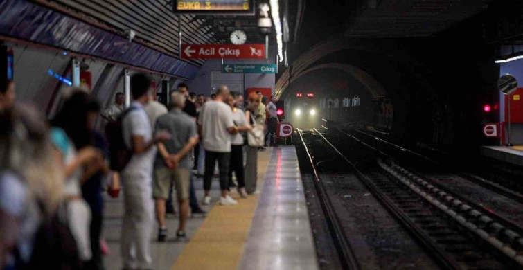 İzmir'de kablo hırsızlığı girişimi metro seferlerini aksattı