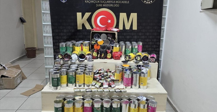 İzmir'de Kaçakçılık Operasyonları: 21 Gözaltı ve Büyük Miktarda Ele Geçirilen Kaçak Ürünler