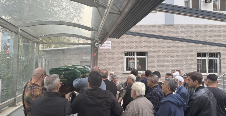 İzmir'de Kadın Cinayeti: İzadiye T'nin Cenazesi Defnedildi