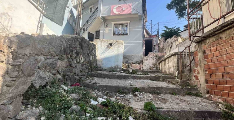 İzmir'de Kezzapla Saldırı: Eski Eşinin Canına Kıydı