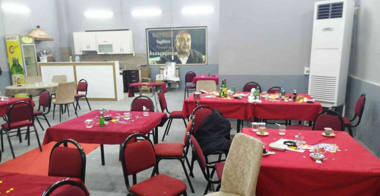 İzmir'de Kolpaçino Kumarhanesine Baskın: 61 Kişi Yakalandı!