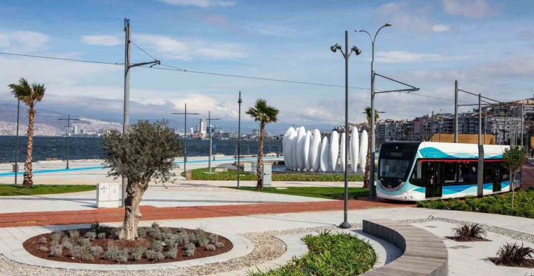 İzmir'de Kurban Bayramı İçin Park Bakım Çalışmaları