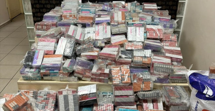 İzmir'de Lastiklere Gizlenmiş 8 Bin 500 Paket Kaçak Sigara Ele Geçirildi