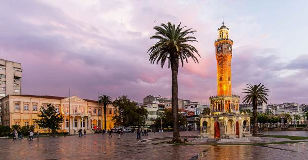 İzmir'de Merkezi Ezan Sistemi Uygulamasına Ara Verildi