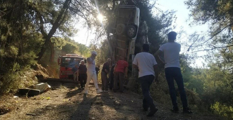 İzmir'de Minibüs Devrildi; 8 Ölü, 11 Yaralı