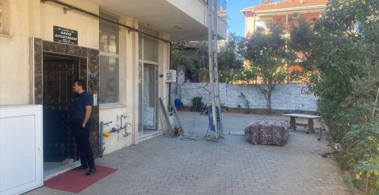 İzmir'de Nakliye Asansöründen Düşen Koltuk Sonucu Hayatını Kaybeden Çocuğun Cenazesi Defnedildi