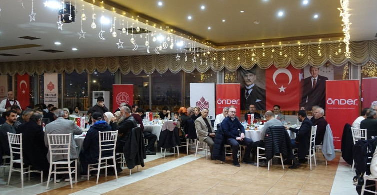 İzmir'de ÖNDER İmam Hatipliler Derneği İftarı