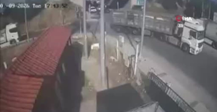 İzmir'de Otomobilin TIR'a Çarpması Sonucu Hayatını Kaybeden Sürücü