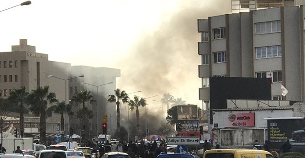 İzmir'de Bomba Yüklü Araçla Hain Terör Saldırısı! 2 Terörist Öldürüldü