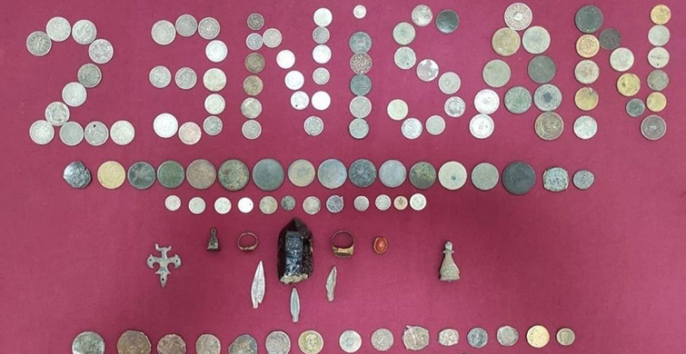 İzmir’de Polis Ekipleri 263 Adet Tarihi Eser Ele Geçirdi