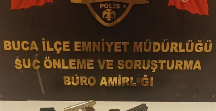 İzmir'de Ruhsatsız Silah ve Uyuşturucu Operasyonu: 6 Gözaltı İzmir'de Ruhsatsız Silah ve Uyuşturucu Operasyonu: 6 Gözaltı
