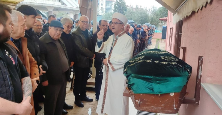 İzmir'de Tırın Altında Kalan Kişi Hayatını Kaybetti