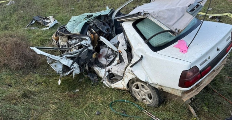 İzmir'de Trafik Kazası: 1 Ölü, 1 Yaralı