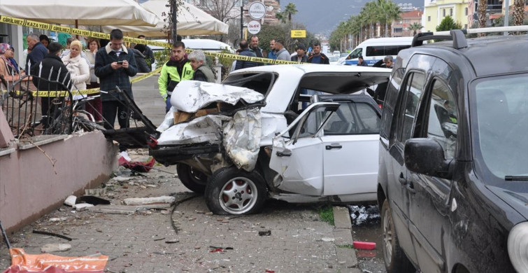 İzmir'de Trafik Kazası: 6 Yaralı