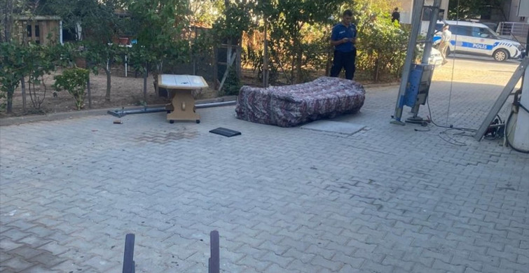 İzmir'de Trajik Kaza: Nakliye Asansöründen Düşen Koltuğun Altında Kalan Çocuk Hayatını Kaybetti