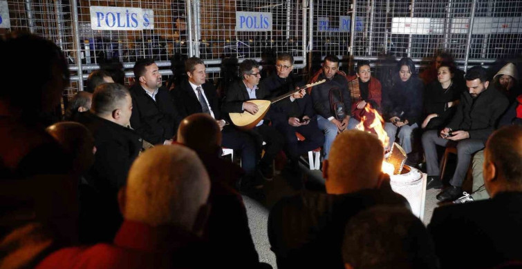 İzmir'de Tugay'ın Mücadele Nöbeti Sürüyor