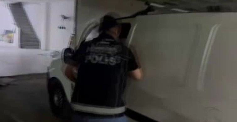 İzmir’de uyuşturucu operasyonu: 121 bin 816 hap ele geçirildi