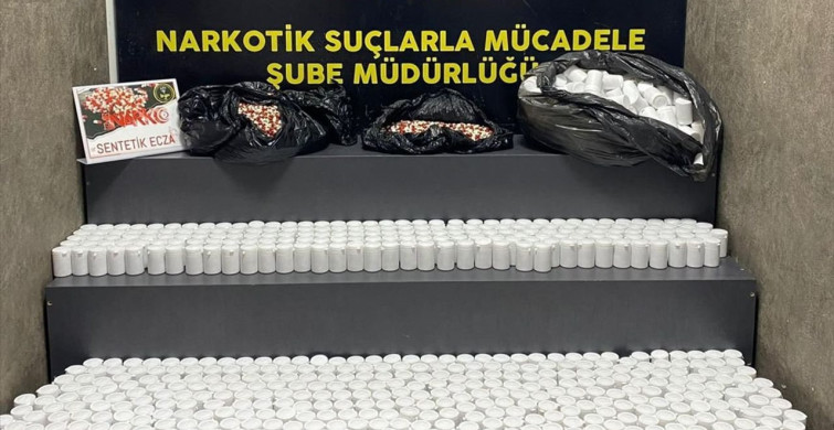 İzmir'de Uyuşturucu Operasyonu: 84 Bin Hap Ele Geçirildi