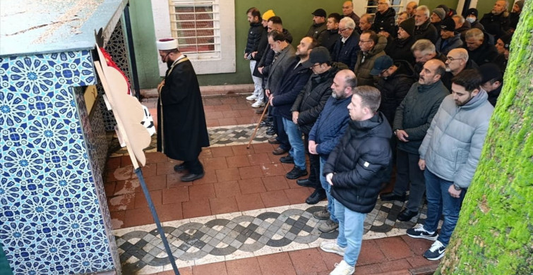 İzmir'de Vefat Eden Gazeteci Burcu Yanar Giresun'da Defnedildi