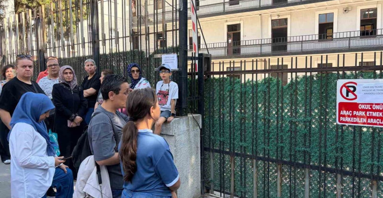 İzmir'de YKS heyecanı: dış kapı demirlerinden atlayıp sınava girmeye çalıştılar