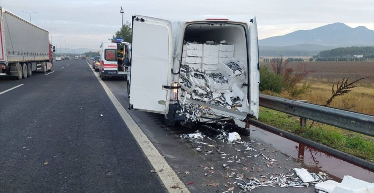 İzmir'de Zincirleme Trafik Kazası: 1 Ölü, 4 Yaralı