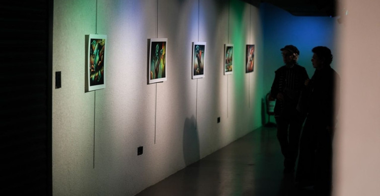 İzmir'deki 'Hatırla! Kimsin?' Sergisi Sanatseverlerle Buluştu İzmir'deki 'Hatırla! Kimsin?' Sergisi Sanatseverlerle Buluştu