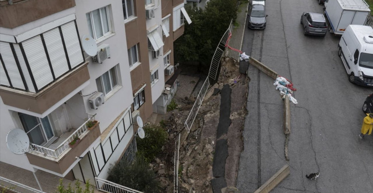 İzmir'deki İstinat Duvarı Çöktü, Sakinler Çözüm Bekliyor