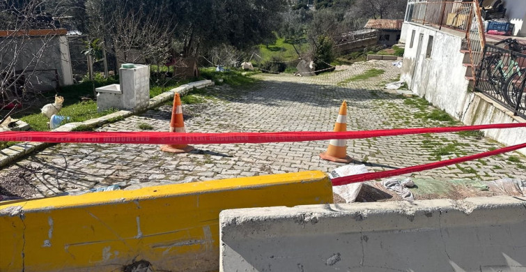 İzmir'deki Toprak Kayması Sonrası Apartman Sakinleri Çözüm Bekliyor