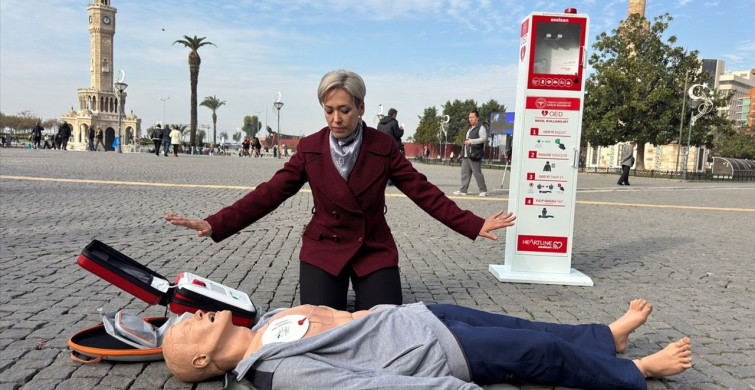 İzmir'e Ani Kalp Durmalarına Karşı Şok Cihazları Kuruldu