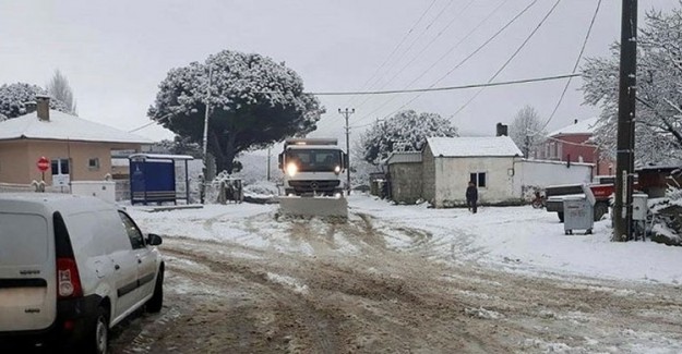 İzmir'e Nisan Ayında Kar Yağdı