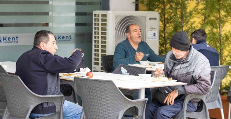 İzmir'in Kent Lokantaları ile Ekonomik Beslenme