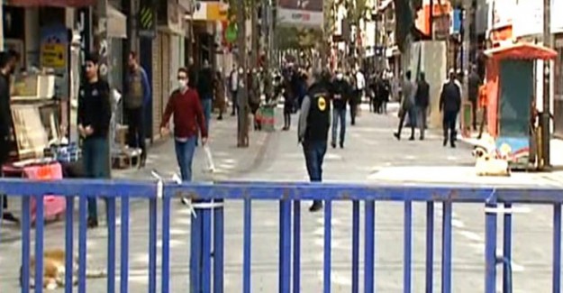 İzmirliler Coronavirüs  Uyarılarına Uymuyor