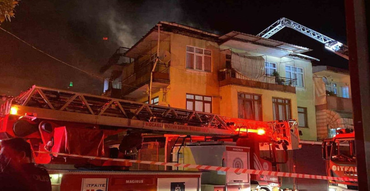 İzmit'te Binanın Çatısında Korkutan Yangın