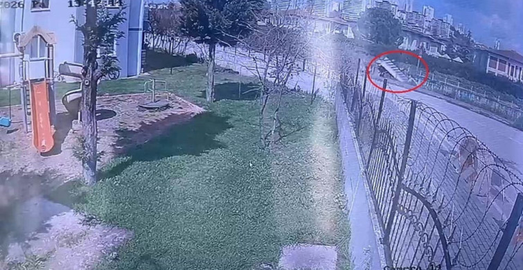 İzmit'te Kamyonet Dereye Düştü, Sürücüye Kalp Masajı Yapıldı