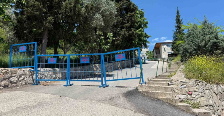 İzmit'teki Toprak Kayması 56 Kişiyi Evlerinden Etti