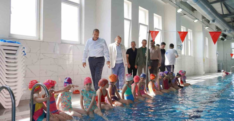İznik belediyesi yaz yüzme kursları 506 öğrenciyle başladı