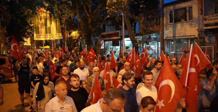 İznikliler 15 Temmuz milli birlik günü'nü anmak için toplandı